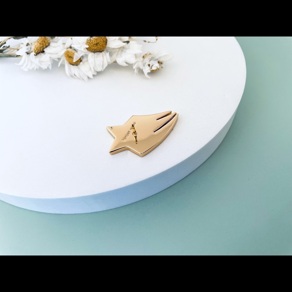 Henri bendel Star Pin - Picture 4 of 5